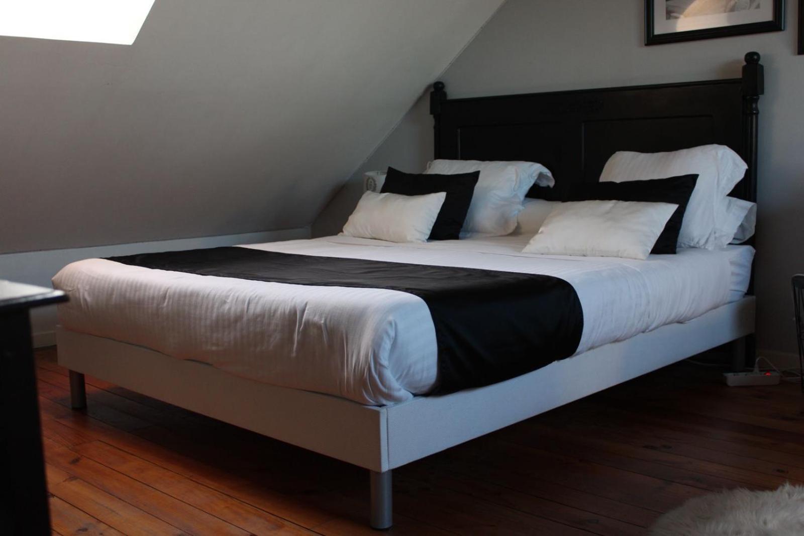 Chez Patou Bed & Breakfast Laval  Exterior photo